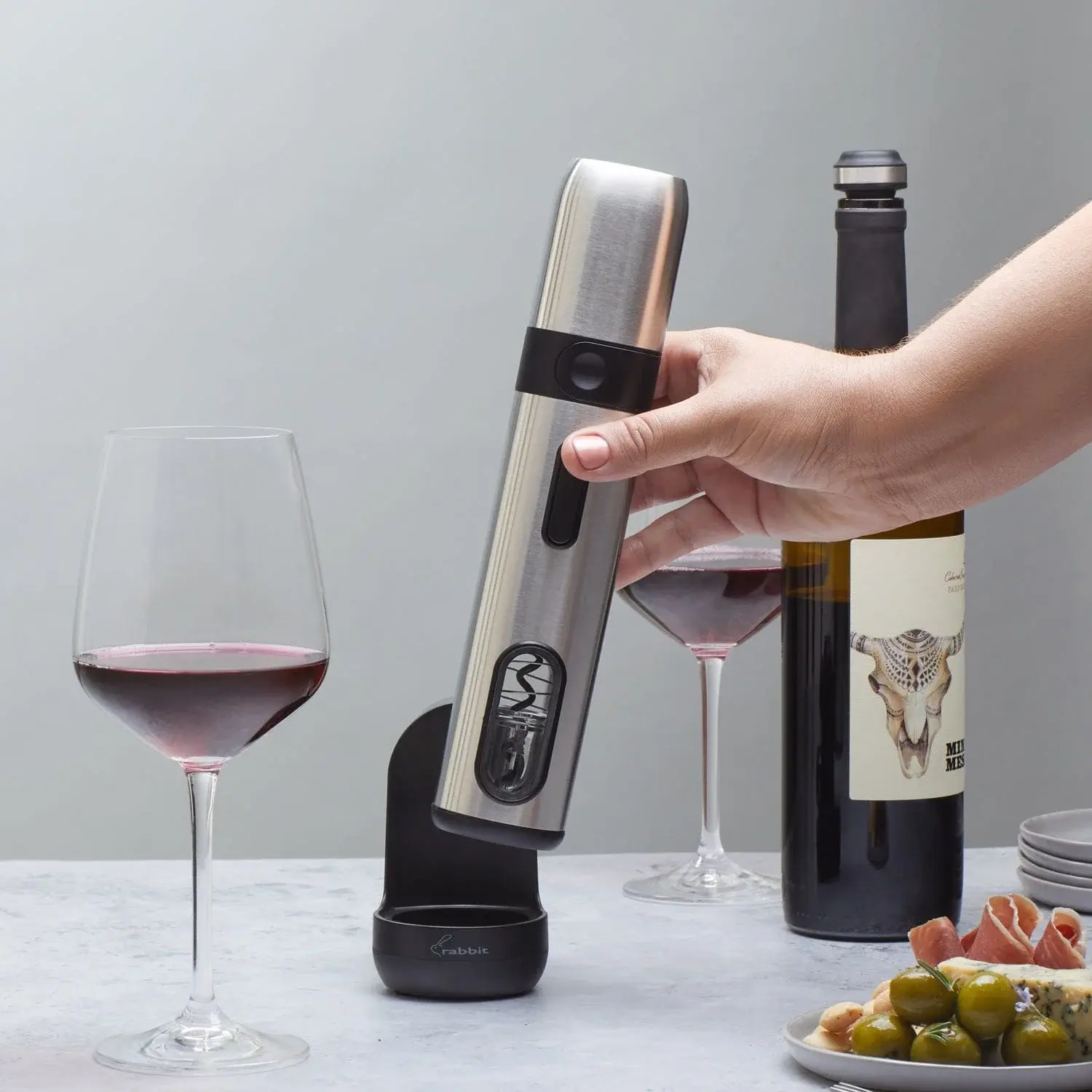  Electric Corkscrews là dụng cụ mở vang bằng điện hiện đại