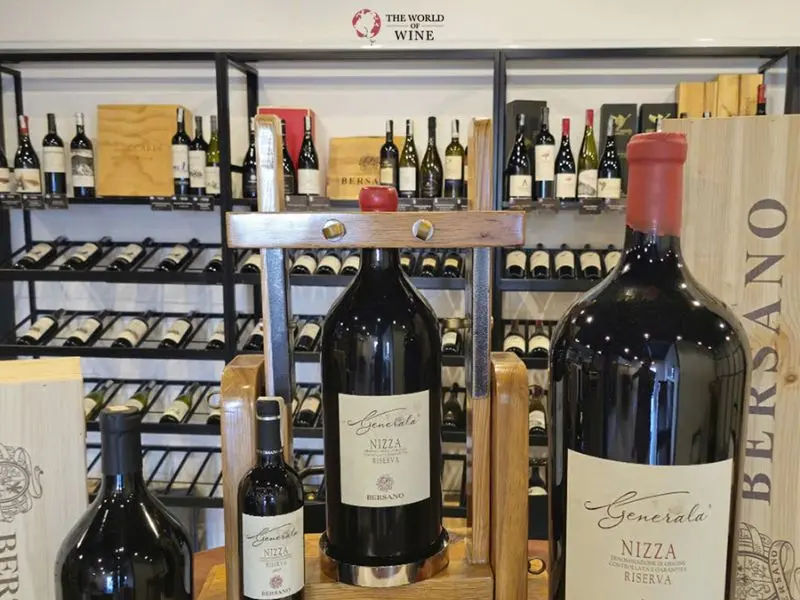 The World Of Wine sở hữu bộ sưu tập rượu vang được tuyển chọn kỹ lưỡng