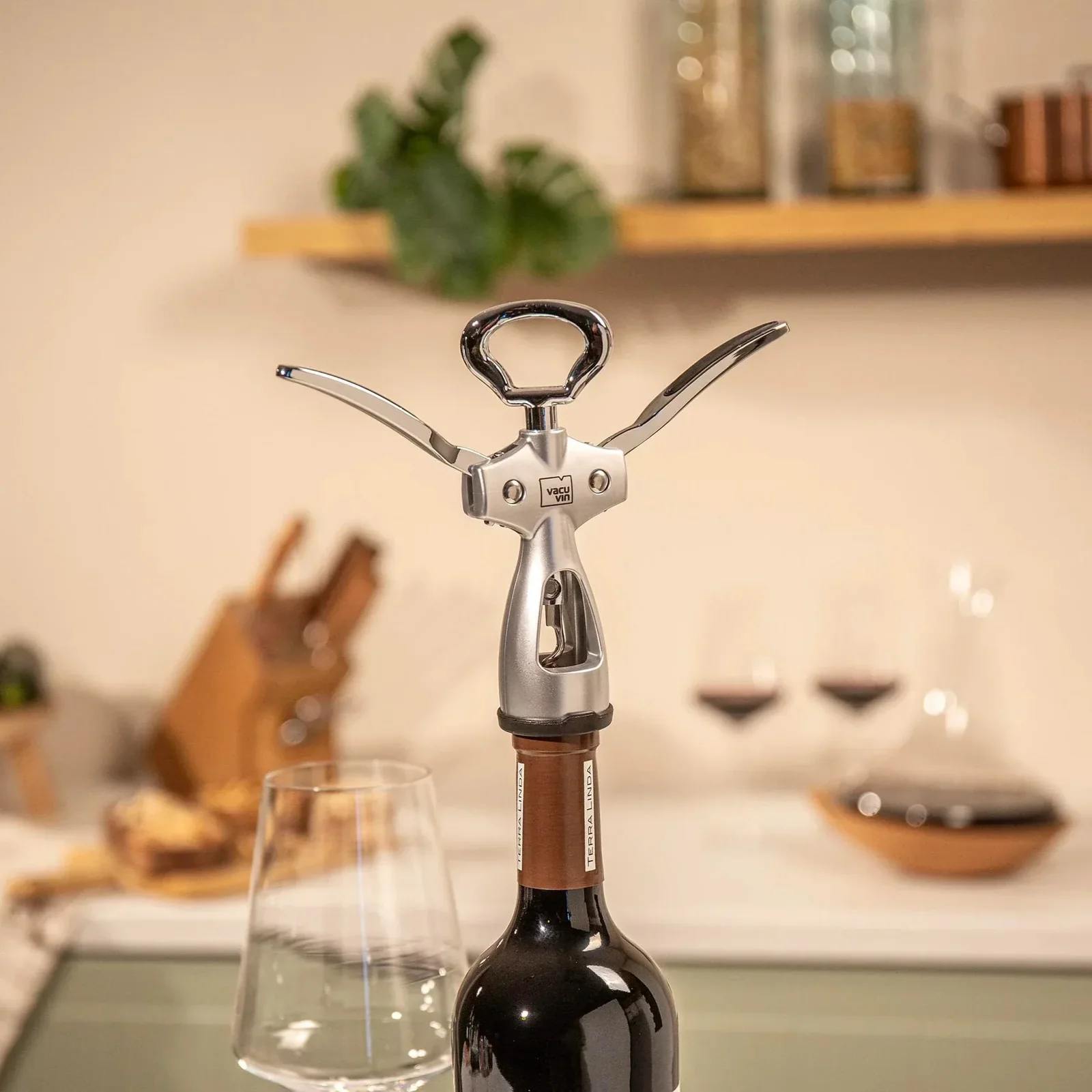 Winged Corkscrews cần xoay đúng vị trí