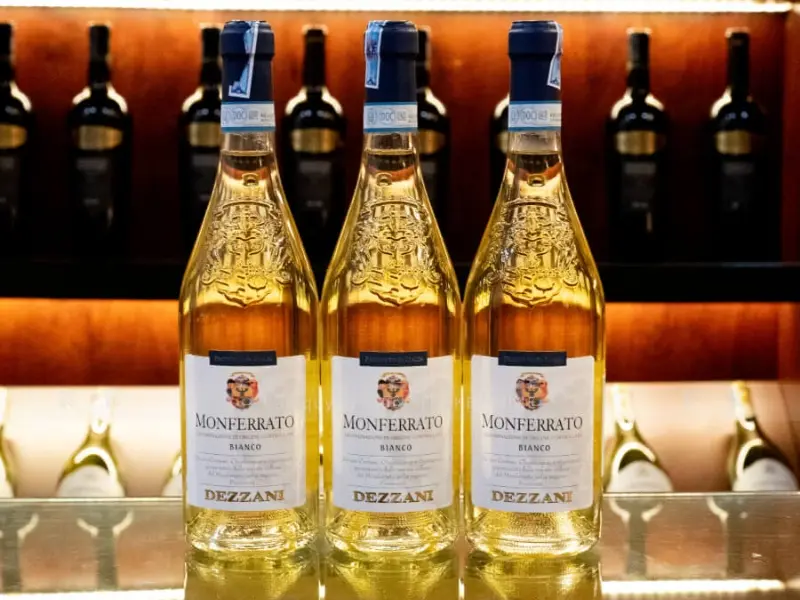Rượu vang Monferrato Bianco Rocca tươi mới, nhẹ nhàng