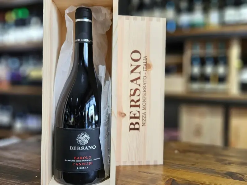 Bersano Barolo Cannubi Riserva DOCG có cấu trúc tannin mạnh nhưng mịn màng