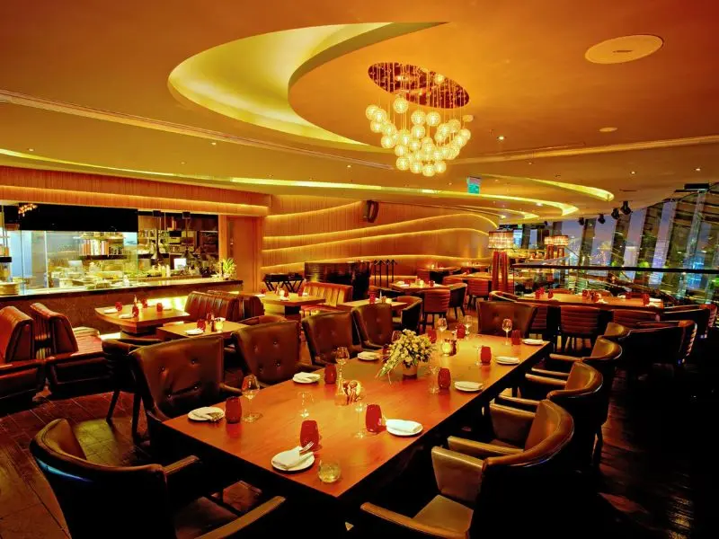Nhà hàng quán rượu vang Chill Skybar & Dining