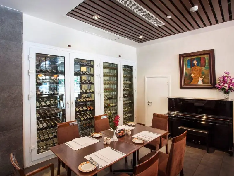 Nhà hàng quán rượu vang Corso Steakhouse & Bar