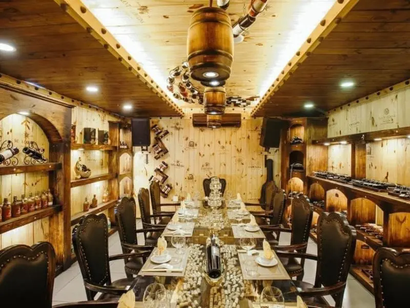 Nhà hàng quán rượu vang Cheer House