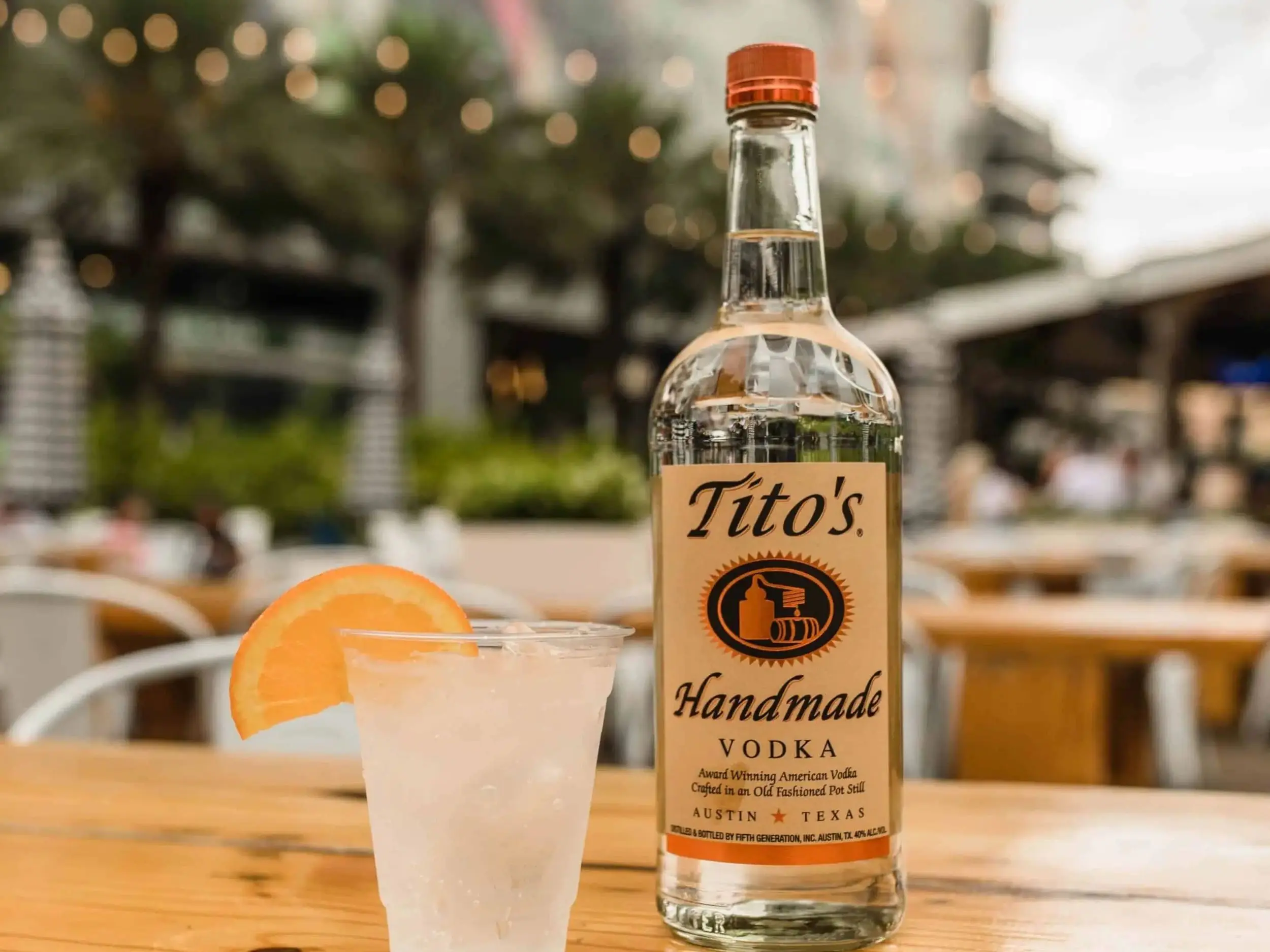 Giá rượu Vodka trên thị trường thường được chia theo từng phân khúc