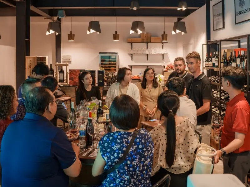 The World of Wine - Địa chỉ mua rượu vang Vernaccia nhập khẩu chính hãn