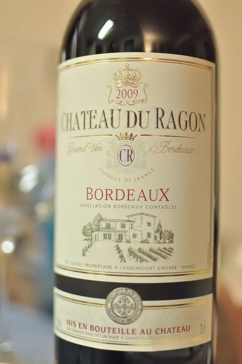 Cách gọi tên đúng của chai rượu này là Appellation BORDEAUX Contrôlée