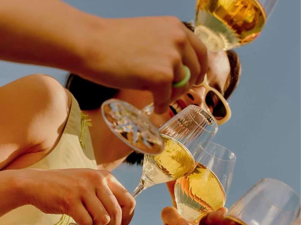 Champagne thường mang hương thơm tinh tế và đa tầng
