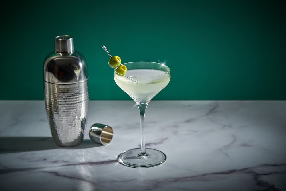 Dirty Martini là biến tấu cá tính của dòng Martini cổ điển