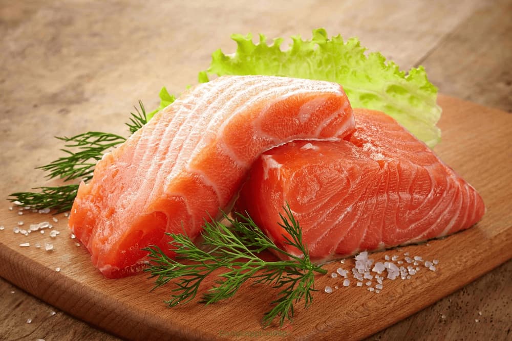 Lưu ý mẹo chọn cá hồi tươi ngon cho gia đình