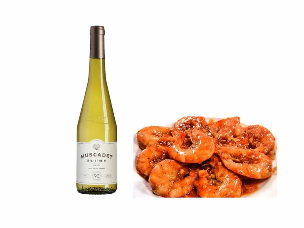 Muscadet phù hợp với các món hải sản như tôm bơ tỏi