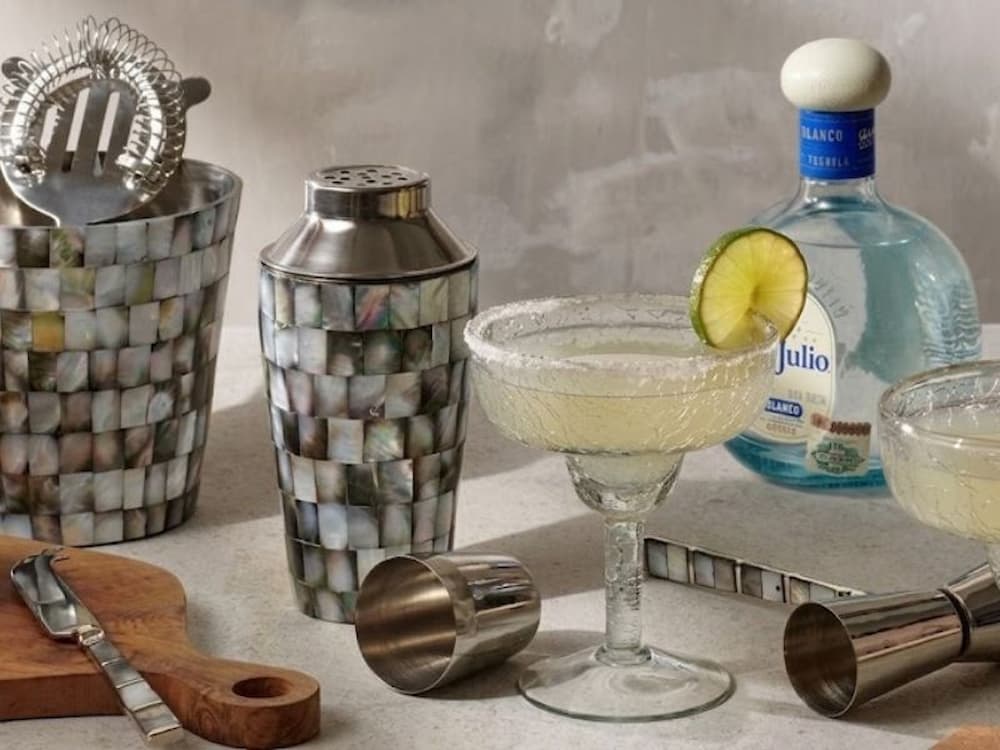 Những nguyên liệu và dụng cụ cơ bản để tạo nên một ly Margarita chuẩn vị