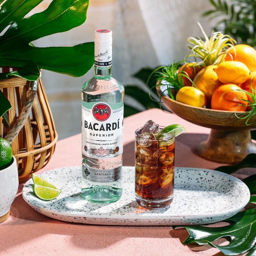 Light Rum: Trong suốt, thanh khiết – lựa chọn số 1 cho các loại cocktail kinh điển như Mojito