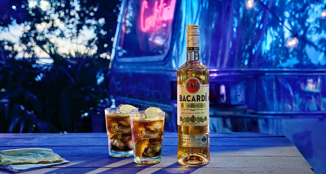 Gold Rum: Sắc hổ phách ấm áp cùng hương vani tinh tế nhờ quá trình ủ trong thùng gỗ sồi