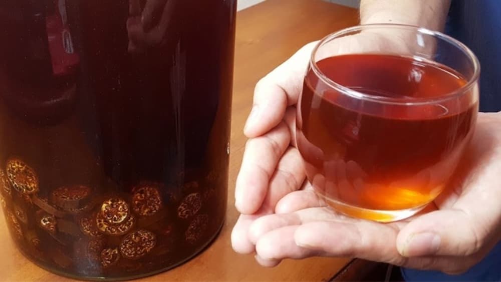 Rượu chuối hột có mùi thơm rõ nét và hương vị đậm đà