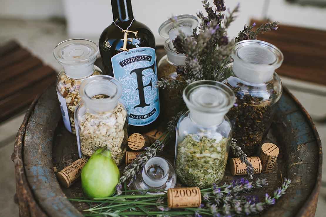 Quả bách xù là thành phần không thể thiếu để tạo nên rượu Gin chuẩn vị