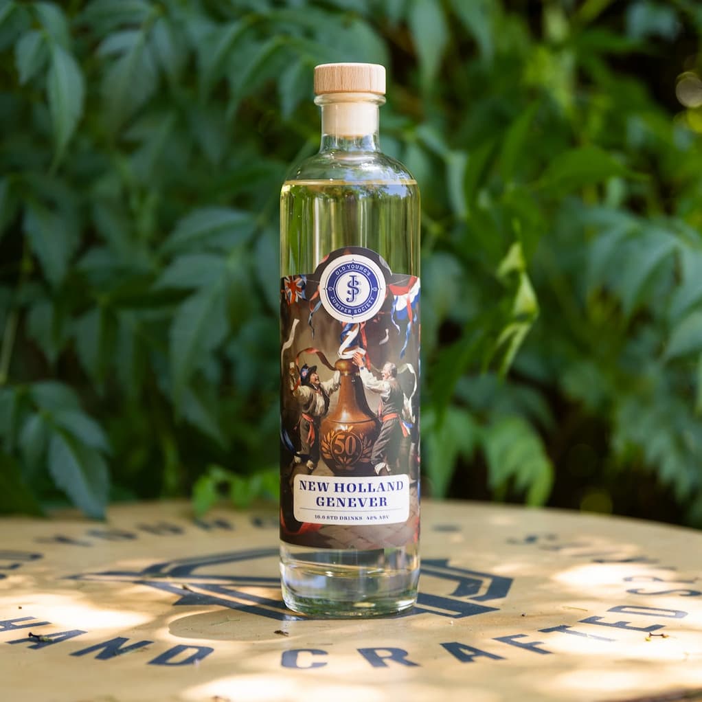 Genever – "Cội nguồn" của dòng rượu Gin, mang sự kết hợp độc đáo giữa vị ngũ cốc đậm đà và hương thảo mộc thanh tao.