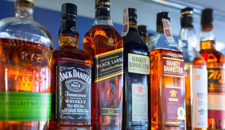 Rượu whisky/whiskey được phân loại dựa trên nhiều tiêu chí